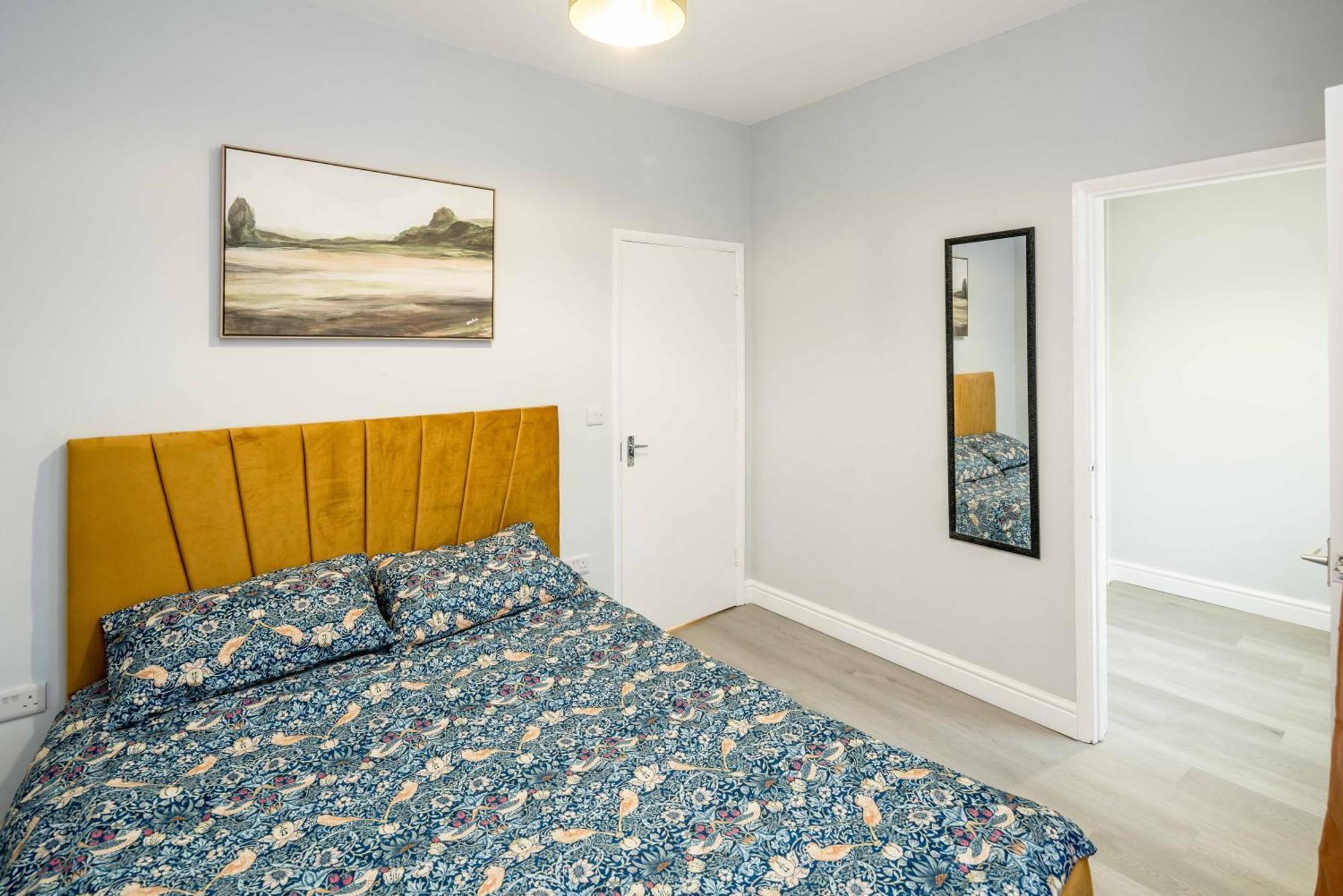 Free Parking, 2 Beds,Close To Train Station Bedford Bagian luar foto