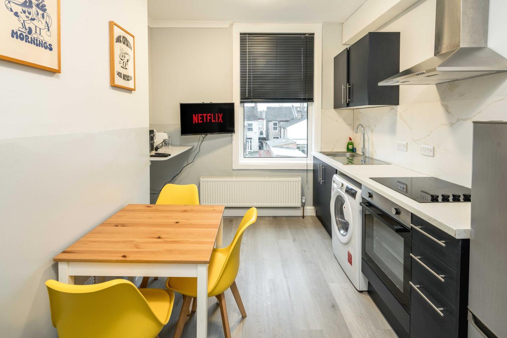 Free Parking, 2 Beds,Close To Train Station Bedford Bagian luar foto